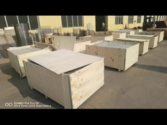 SSはワイヤー スクリーンをくさびで留める